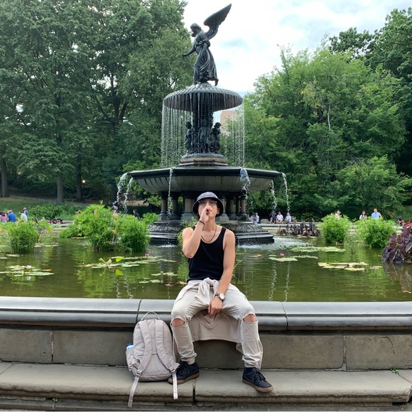 Meet your Posher, Sam - Picture 3 of 10